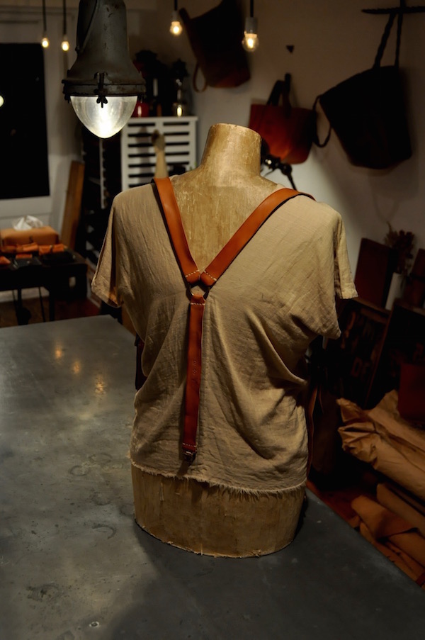 leather suspenders_b0172633_21295628.jpg