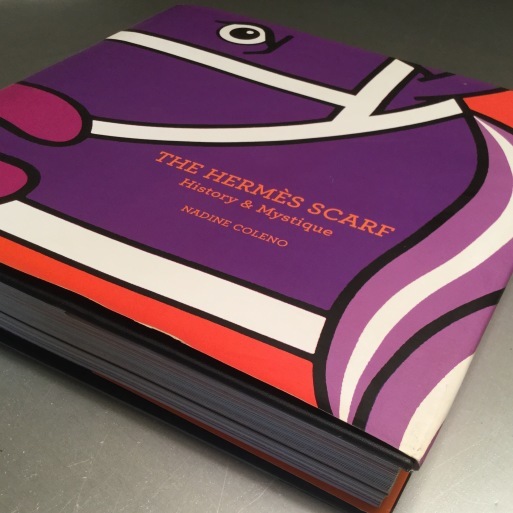 The Hermes Scarf Carreのアーカイブコレクション Madamehのバラ色の人生