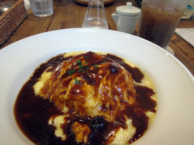 【カフェ ビスキュイ again】_b0009849_1002883.jpg