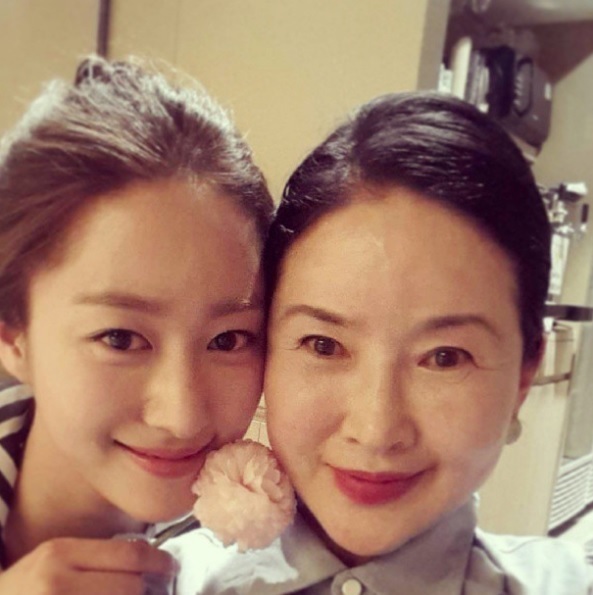 (うつを克服)超絶スタイル チョン・ヘビン マルチな才能と美貌 (お母さまの写真) イ・ジュンギと破局 好きなタイプは??_f0158064_02443751.jpg