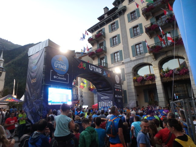 UTMB２０１６　出発から受付（選手登録）まで_c0337813_23524198.jpg