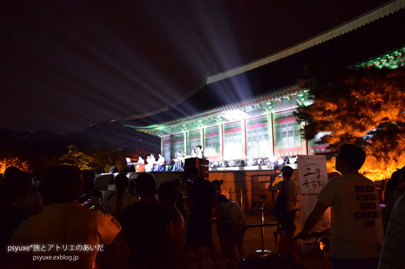 夜間開放期間のライトアップされた景福宮へ行く 2016_e0131432_15253611.jpg