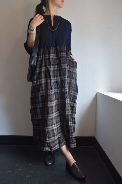 ダニエラグレジス 入荷しました ・・・_b0110582_16332627.jpg