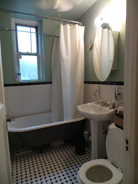 2BR Apartment in Jackson Heights, NY.     To SHARE ONLY about 30-45 DAYS/Year_e0111128_911722.jpg