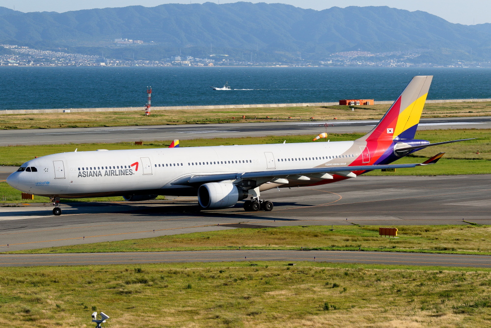 初夏の関西国際空港 その18 RWY24Lへタキシング中の飛行機たち（4）_e0204891_193924.jpg