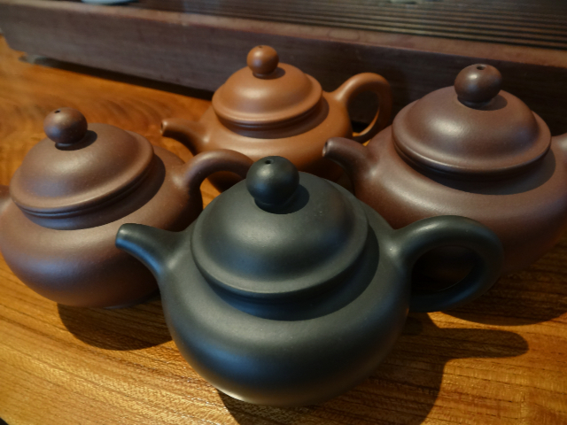 陶器？磁器？ : 小梅茶荘