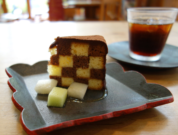 今週のメニュー〜サンセバスチャンケーキを作ってみました。_a0017350_03350855.jpg