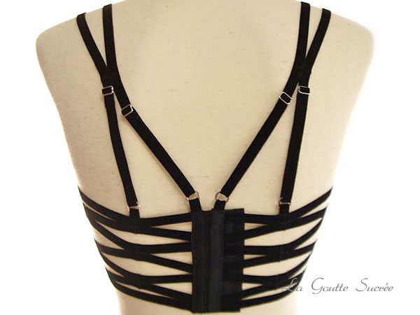 ランジェリーをアウターに(3) -Lingerie as Outerwear_e0219353_1934214.jpg