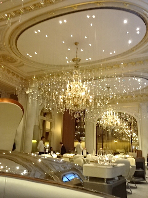 アラン デュカス オ プラザ アテネ パリ８区 Alain Ducasse Au Plaza Athenee Paris 8eme Paris Gourmand パリのおいしい日々２