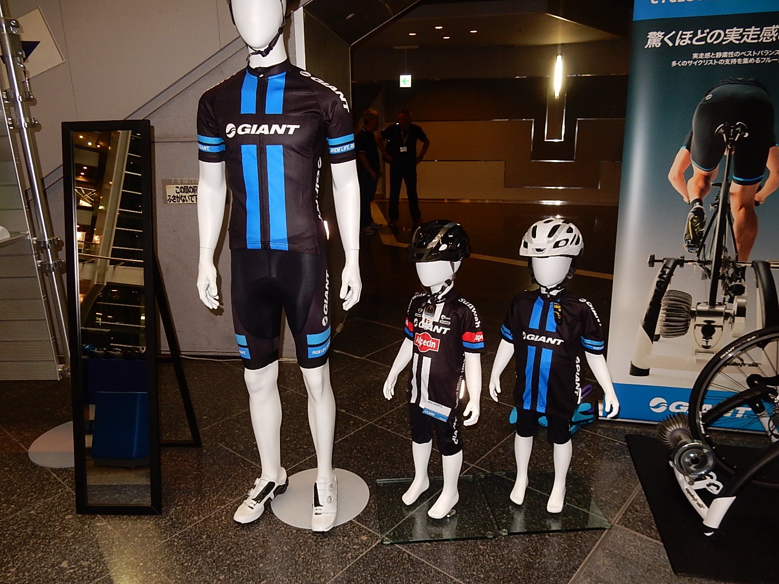 展示会めぐりの日その1_b0189682_12313576.jpg