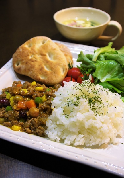 カレールーで作る！我が家の簡単ドライカレー_f0168317_16313655.jpg