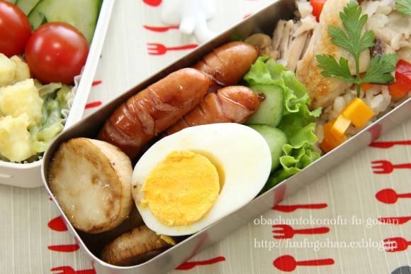 洋風炊き込み御飯弁当_c0326245_10383882.jpg
