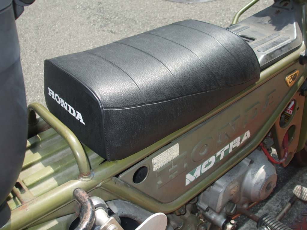 モトラ 純正シート