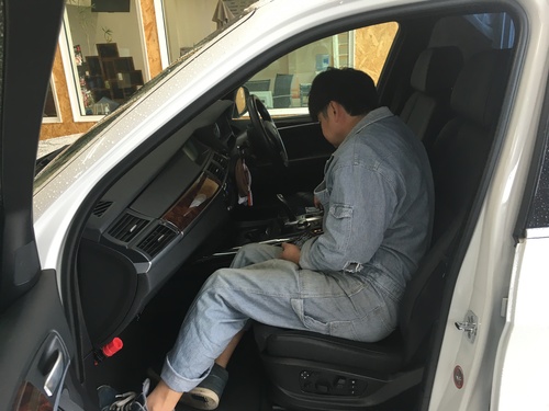 マサブロヽ(^o^)丿本日納車2台!ランクル、ハマー、アルファード_b0127002_19554121.jpg