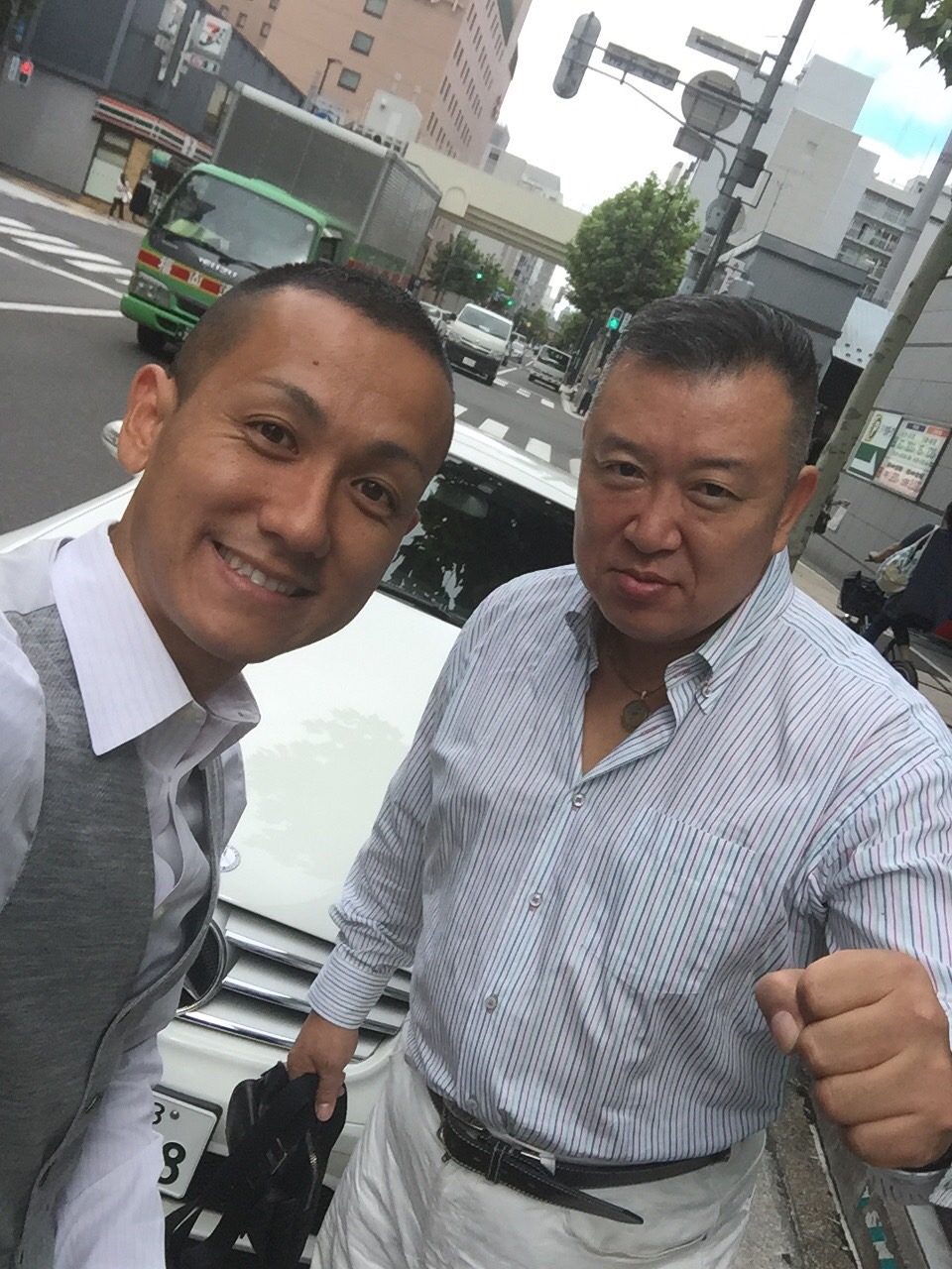 マサブロヽ(^o^)丿本日納車2台!ランクル、ハマー、アルファード_b0127002_2020637.jpg