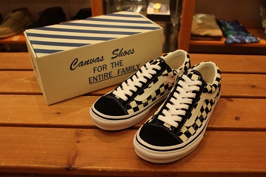 世界同時限定販売 \"VANS 50th ANNIVERSARY V360G OLD SKOOL\" ご紹介 _f0191324_08573671.jpg