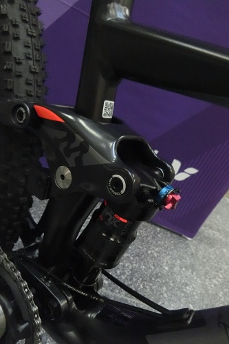 女性向きMTB ジャイアント2017モデル展示会にて_b0332867_01544034.jpg