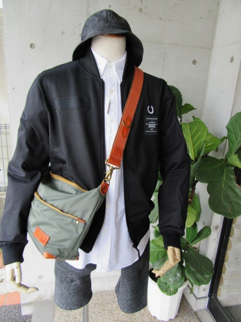 FRED PERRY (LAUREL LINE) ･･･ ART COMES FIRST CONTRAST SLEEVE TRACK JACKET！★！_d0152280_10491988.jpg