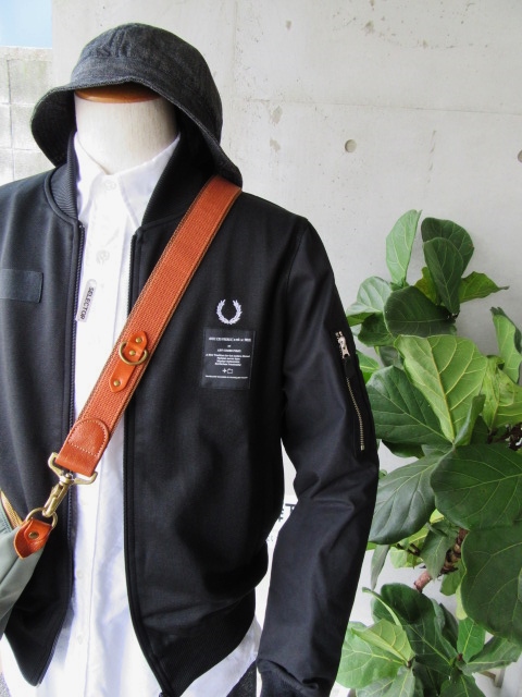 FRED PERRY (LAUREL LINE) ･･･ ART COMES FIRST CONTRAST SLEEVE TRACK JACKET！★！_d0152280_10492943.jpg