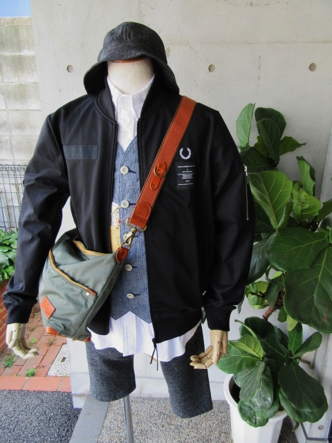 FRED PERRY (LAUREL LINE) ･･･ ART COMES FIRST CONTRAST SLEEVE TRACK JACKET！★！_d0152280_10501335.jpg