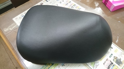 ベンリィプロにバイクザシートインサイド_e0114857_20531837.jpg