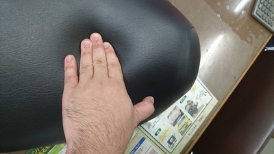 ベンリィプロにバイクザシートインサイド_e0114857_20551145.jpg