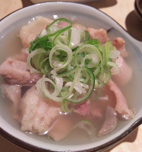 透明のスープな煮込み♪「もつ焼 煮込み 鈴木屋(すずきや)」＠白金高輪_b0051666_0394296.jpg