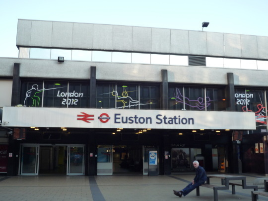 ロンドン・ユーストン駅_e0232277_12042693.jpg