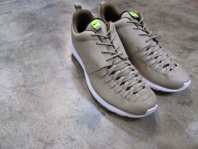 凄く洒落た稀少なNIKE 入荷しました(^^♪ ROSHE NM WOVEN_d0152280_10213666.jpg