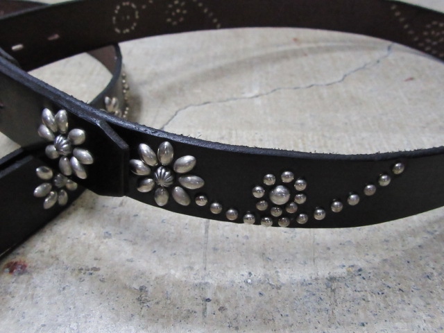 静かに人気でSIMPLEな「HTC」別注Narrow STUDS BELT 入荷です(^^♪_d0152280_7212888.jpg