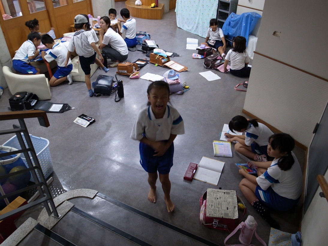 木曜日には卒園児が戻ってきます・・・_e0209845_16164364.jpg
