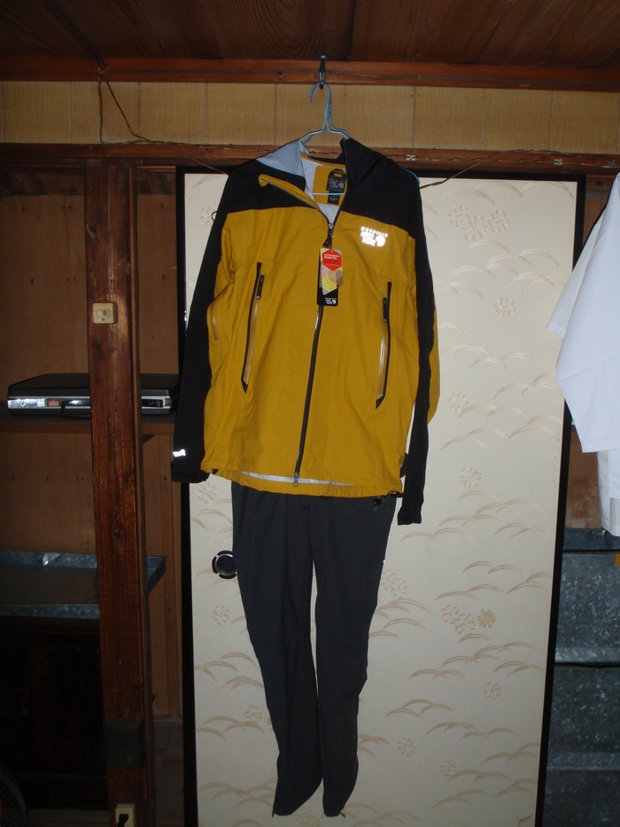 マウンテンハードウェア コヒージョンジャケット - 北海道の服 