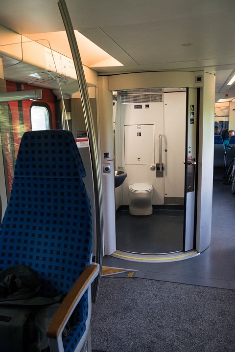 南ドイツ鈍行列車旅行_d0353489_827955.jpg