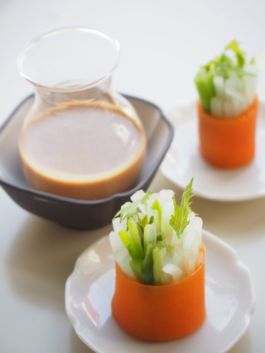 野菜の人参巻き 胡麻ソース添え_e0148373_18213151.jpg