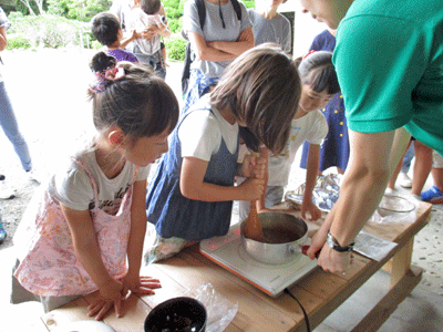 県民の森竹クラフト講座　8月28日竹わらびもちと竹風鈴つくり_f0140773_10354859.gif