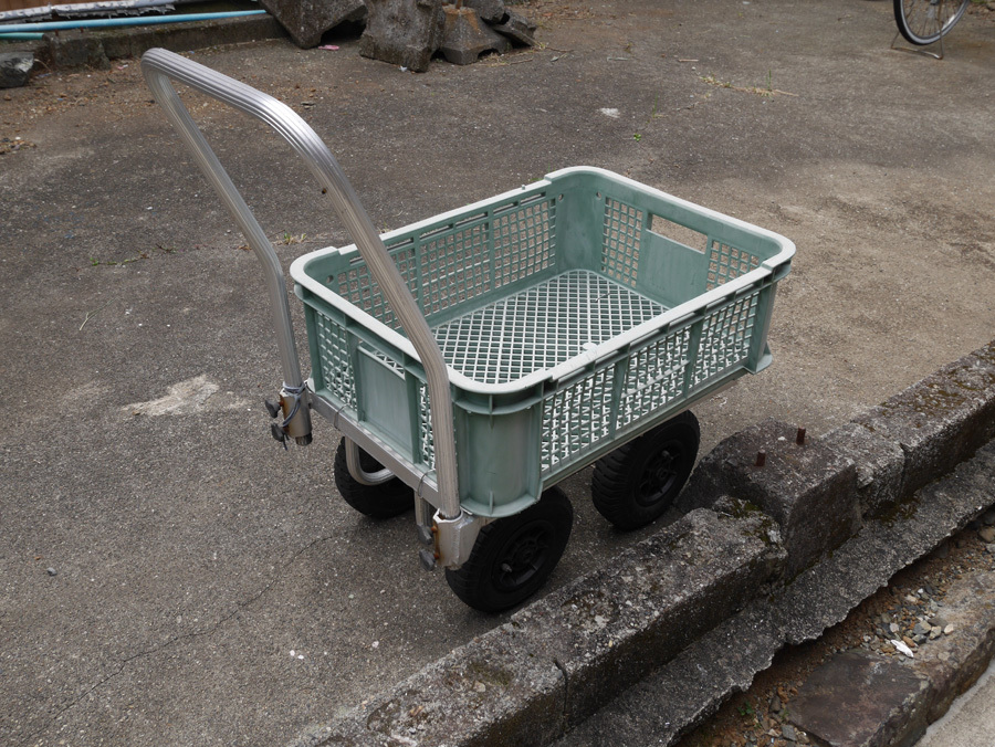 島の小さな荷車_f0130879_23072430.jpg