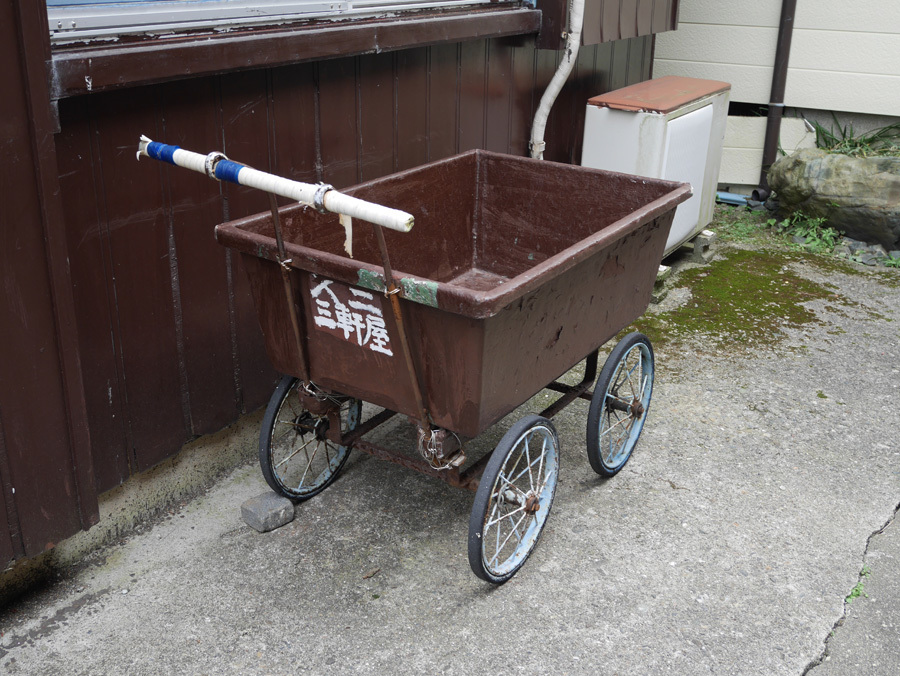 島の小さな荷車_f0130879_23073188.jpg