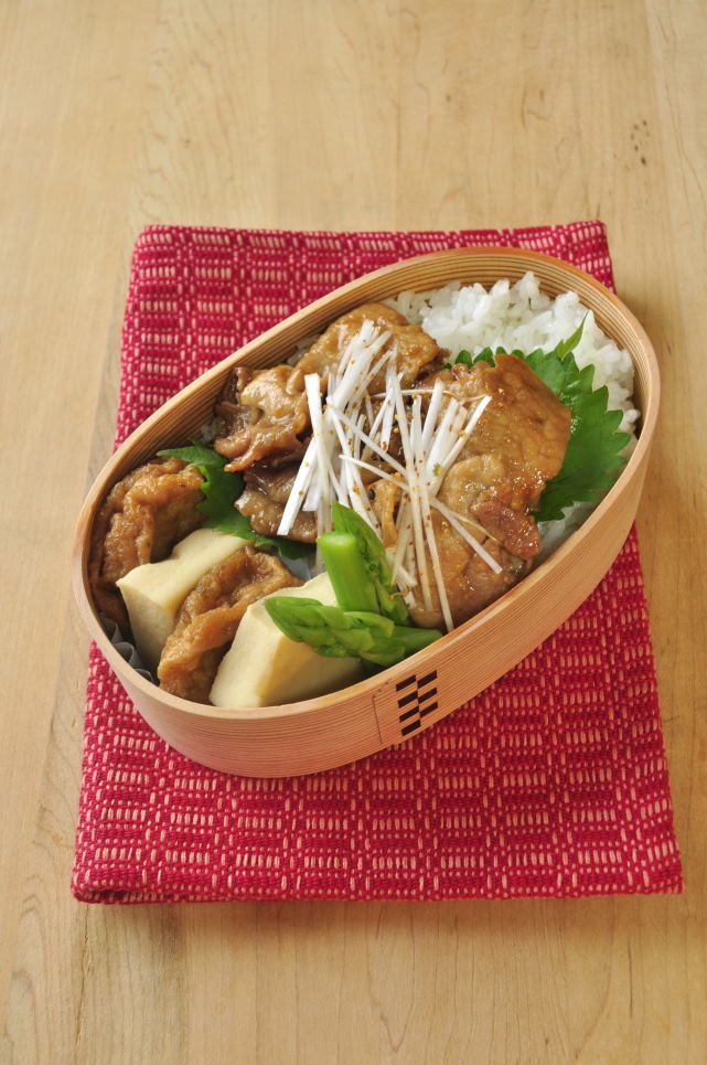 七味ネギ豚生姜焼き弁当_b0171098_1337776.jpg