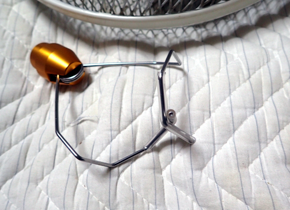 取引中】釣竿・扇風機