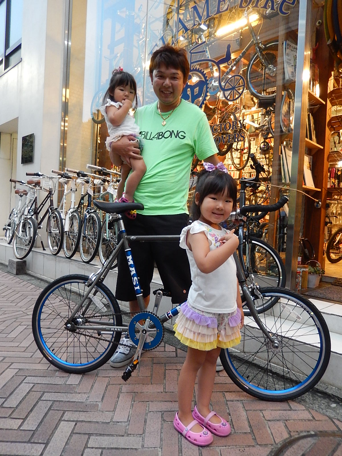 9月17日　渋谷　原宿　の自転車屋　FLAME bike前です_e0188759_19335252.jpg
