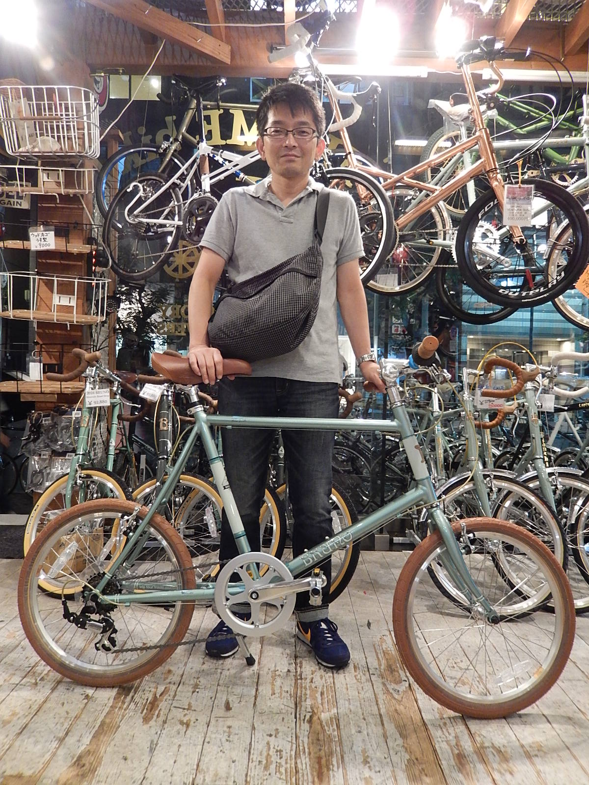 9月17日　渋谷　原宿　の自転車屋　FLAME bike前です_e0188759_19365944.jpg