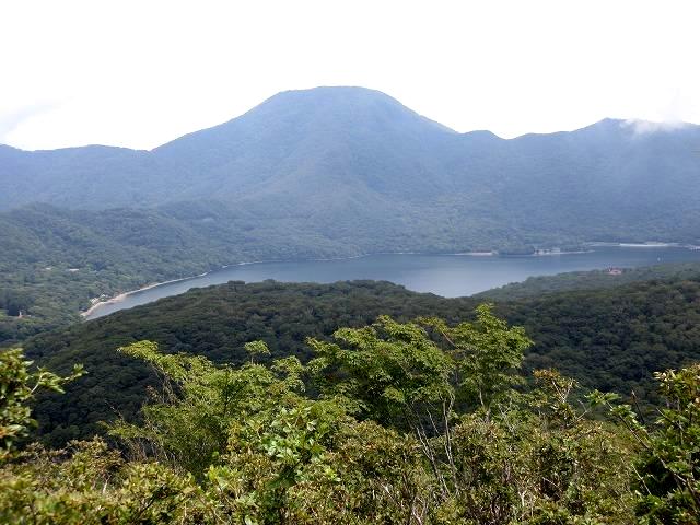 前橋市　赤城山　静かなトレイル鈴ヶ岳　　　　　Suzugatake in Mount Akagi, Gunma_f0308721_2103474.jpg