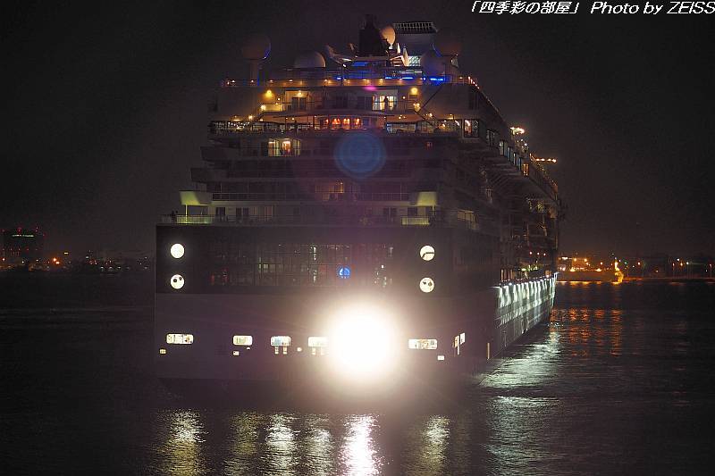 豪華客船「Celebrity MILLENNIUM」深夜の横浜港に入港！_a0195032_11405107.jpg