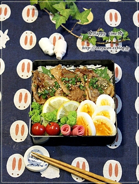 豚の生姜焼きのっけて弁当とチーズケーキタルト♪_f0348032_18171903.jpg