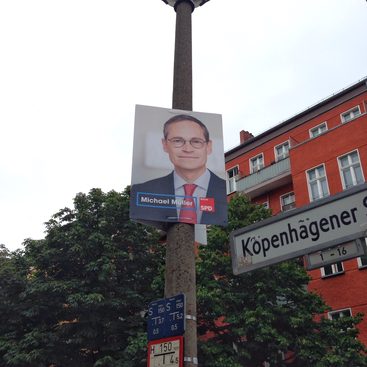 ポスターデザインに見る、ベルリンの市議会選挙。_f0207434_8173857.jpg