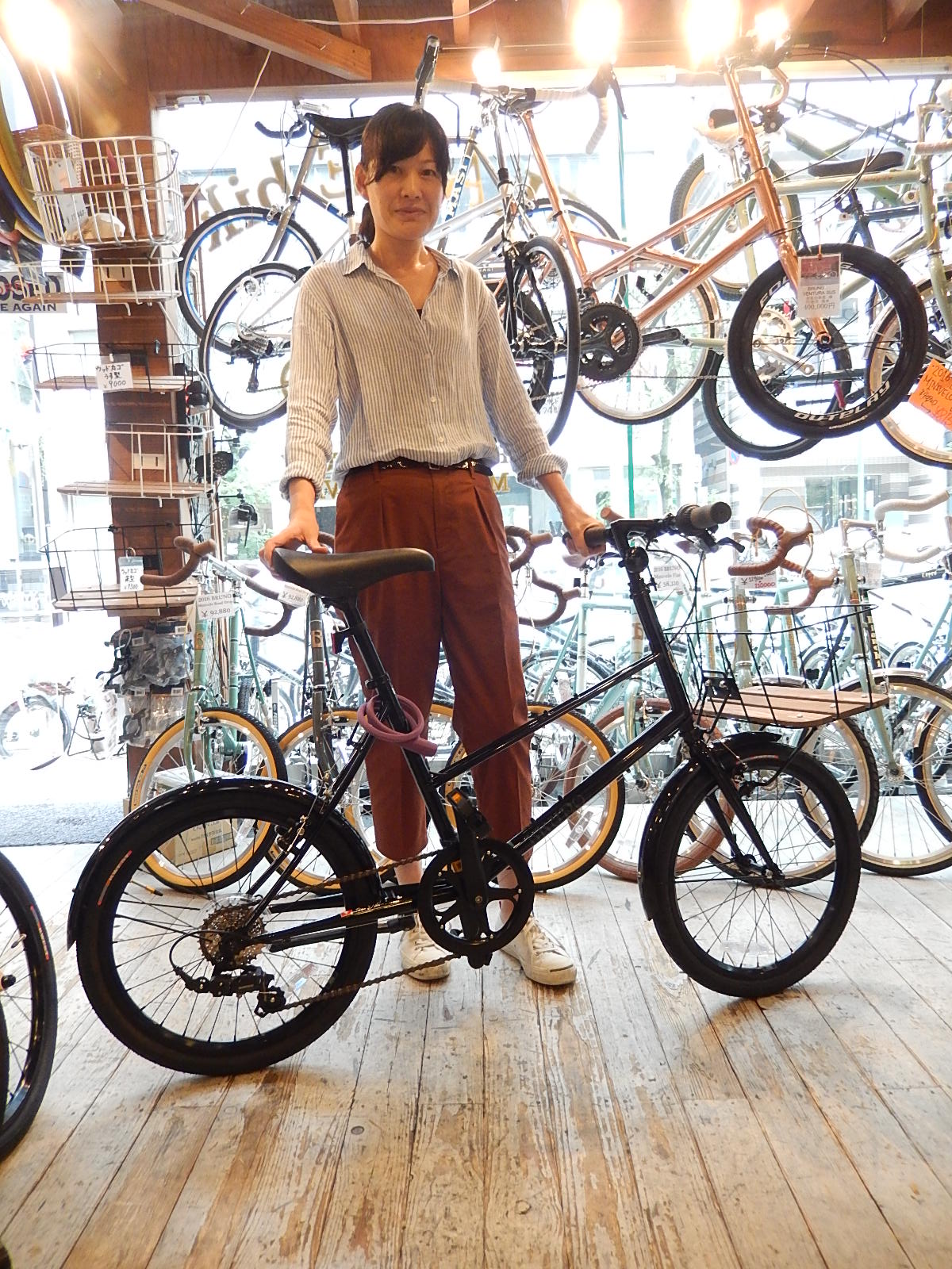 9月18日　渋谷　原宿　の自転車屋　FLAME bike前です_e0188759_189283.jpg