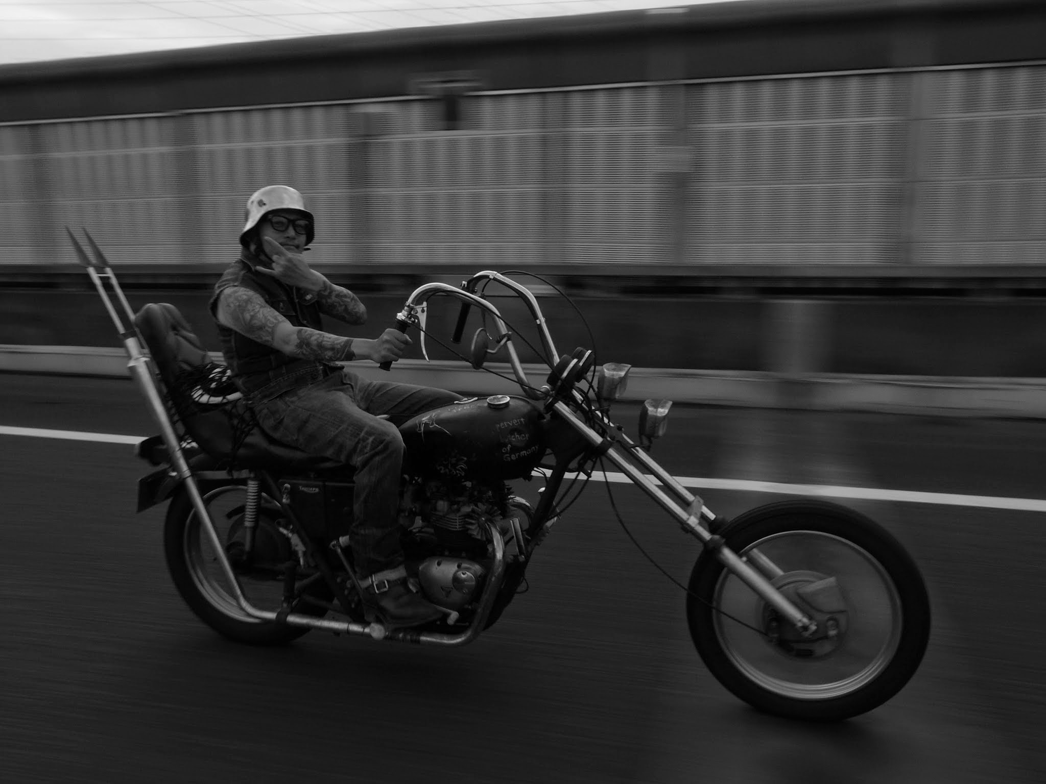 TRIUMPH 1971 T120 CHOPPER FOR SALE!!!!! SOLD OUT!!!!!!!_c0227366_1326178.jpg