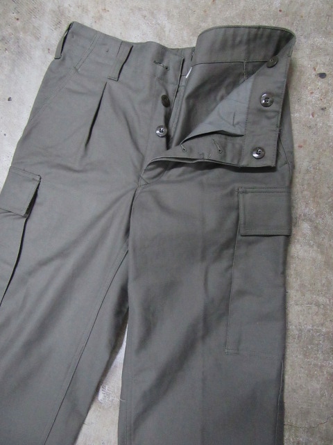 注目のMilitary ITEM ・・・ GERMAN CLOTH TRAINING PANTS!★!_d0152280_4391863.jpg