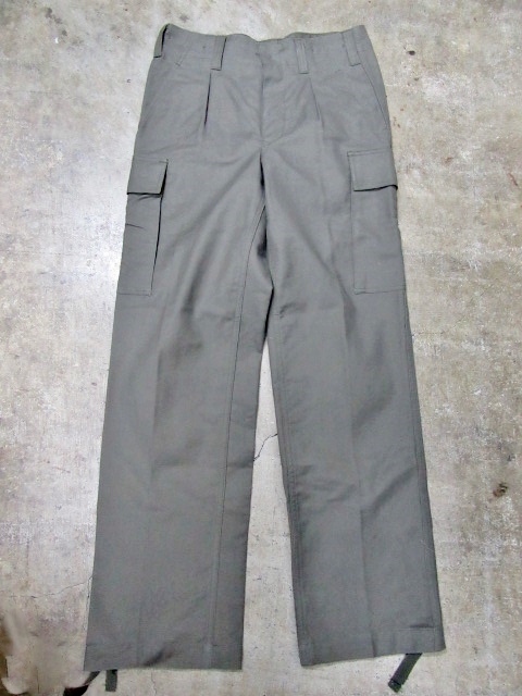 注目のMilitary ITEM ・・・ GERMAN CLOTH TRAINING PANTS!★!_d0152280_439943.jpg