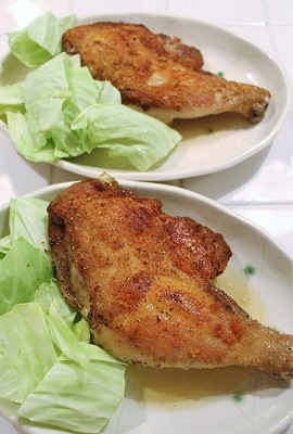 娘の部屋の整理をして...と 骨付鳥_d0249193_10295290.jpg